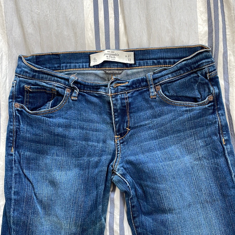 Abercrombie and Fitch women’s jeans, size 27x33, 4L